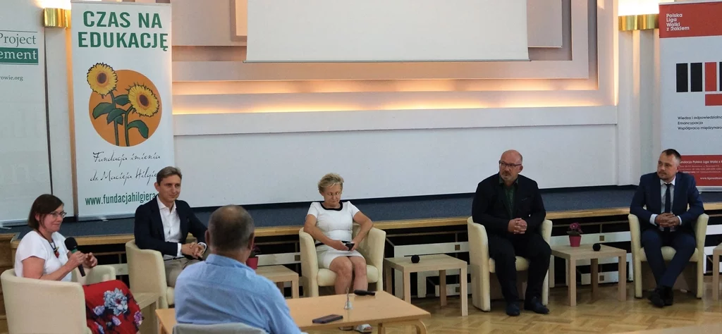 Zespół ekspertów podczas debaty LAO. Od lewej: prof. Maria Bieniaszewska, prof. Grzegorz Basak, dr Beata Jagielska, prof. Sebastian Giebel, dr Dominik Strapagiel